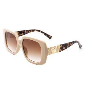 Square Chic Flat Top Women Fashion Sunglasses - Nude